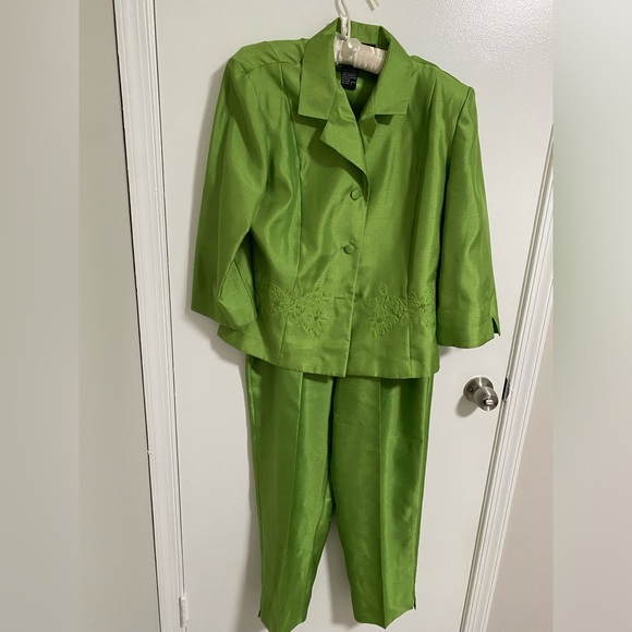 Sag Harbor Lime Green Pantsuit - Picture 1 of 9